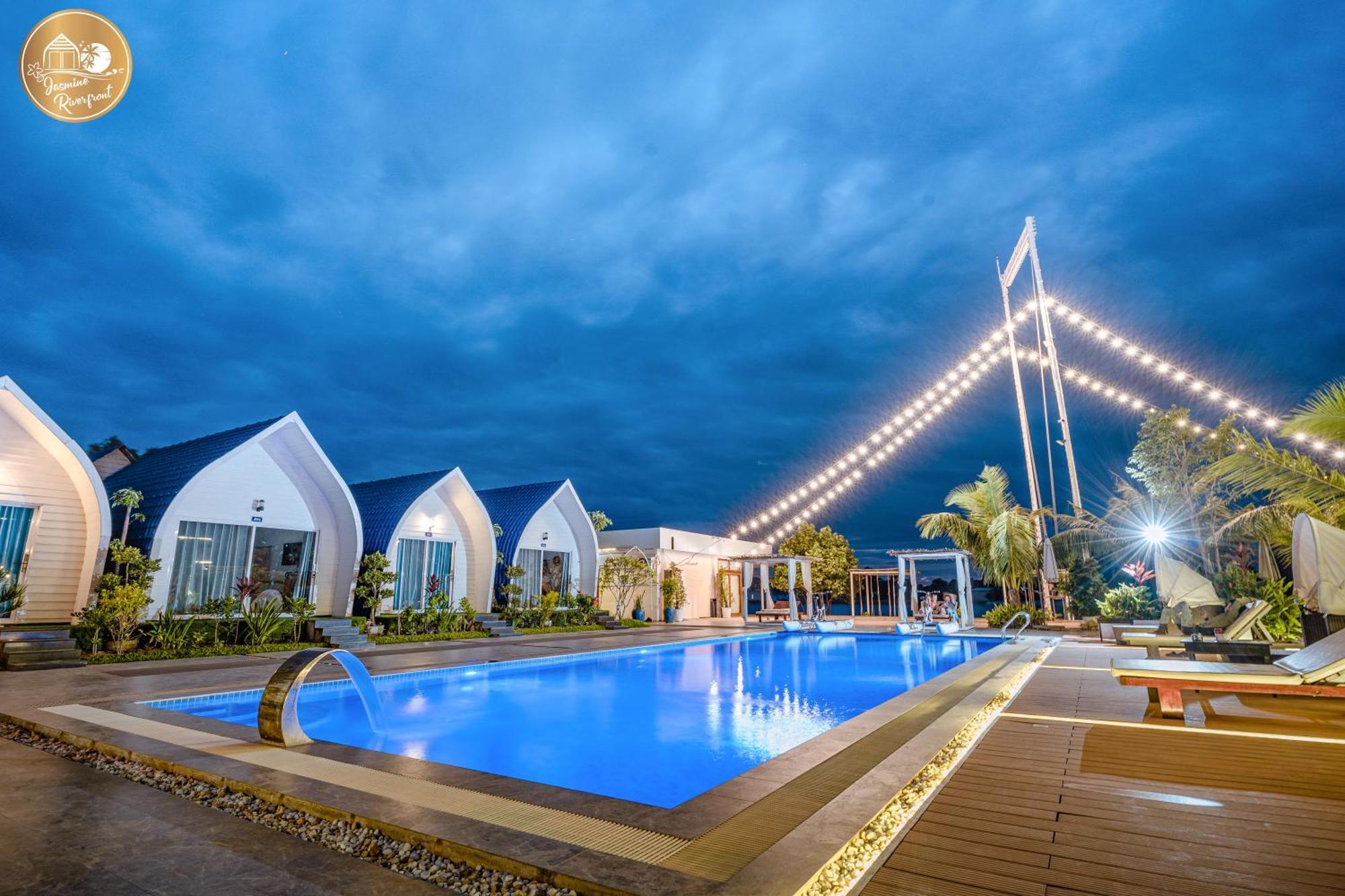 Jasmine River Front Hotel Kampot Exterior photo
