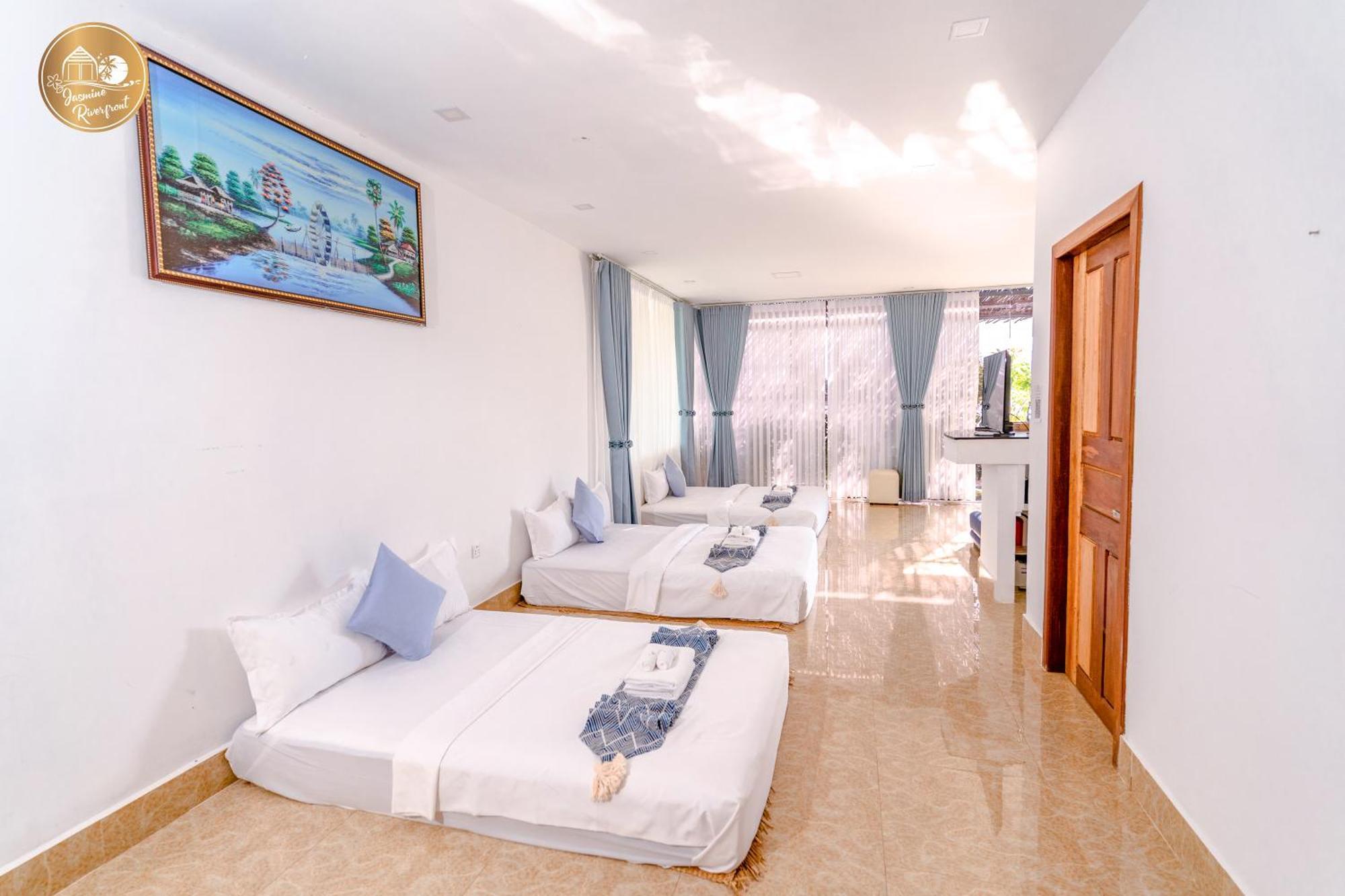 Jasmine River Front Hotel Kampot Exterior photo